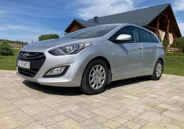 Hyundai I30 cena 26000 przebieg: 191000, rok produkcji 2013 z Szczytna małe 562